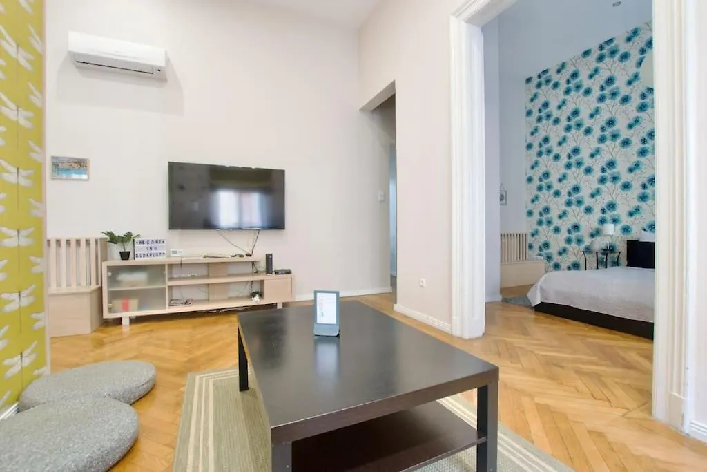 Standard Apartment By Hi5 - Bright Central Place Budapest 0*,